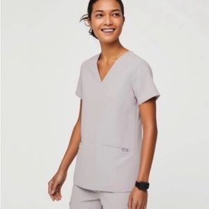 Figs Casma top and Zamora joggers in Slate